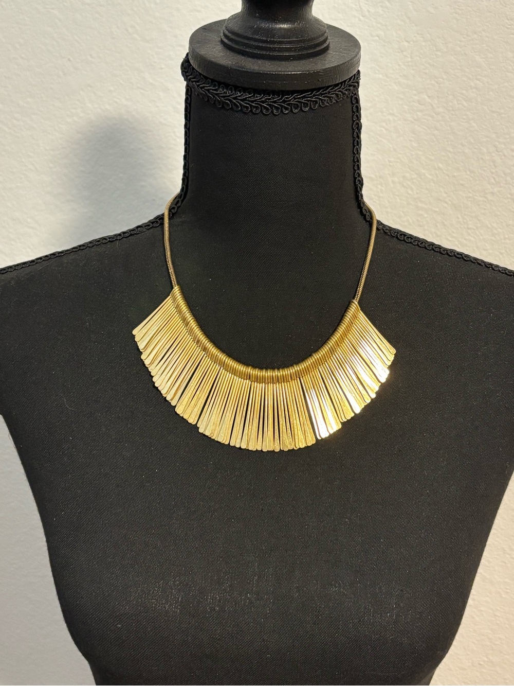 Stella & Dot Gold Fringe Statement Necklace 17”+4”